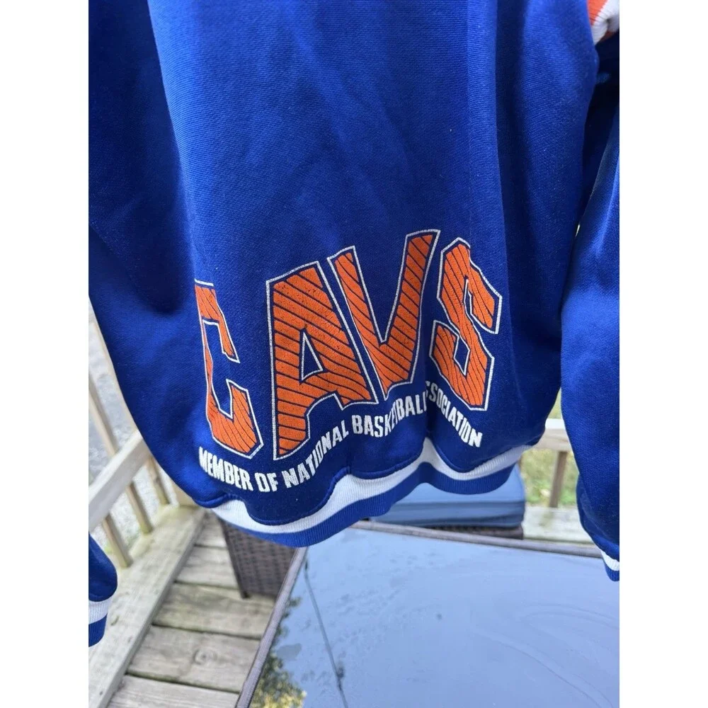Vintage Cavs 90’s STARTER pullover/jacket- Great Condition- Super Rare- Large